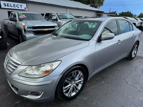 Used 2011 Hyundai Genesis 3.8 w/ Technology Pkg 4 image 2