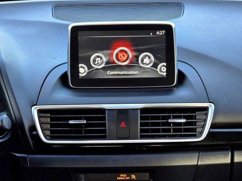 Used 2016 MAZDA MAZDA3 i Sport w/ Preferred Equipment Package image 18