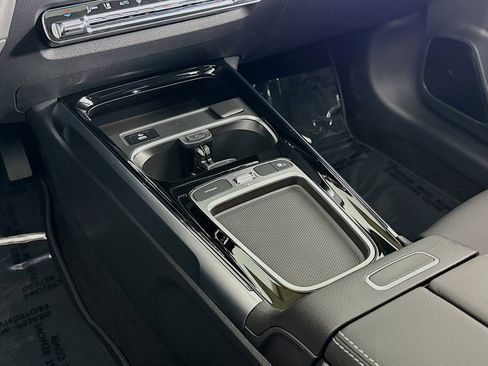 New 2026 Mercedes-Benz GLB 250 image 5