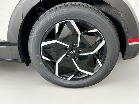 Used 2024 Hyundai Ioniq 5 SEL image 11