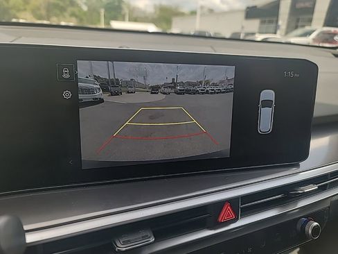 Certified 2025 Kia Sorento S w/ Panoramic Sunroof Package image 15