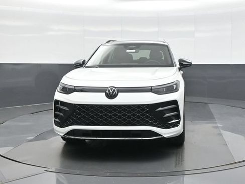 New 2026 Volkswagen Tiguan SE R-Line AWD/4WD image 2