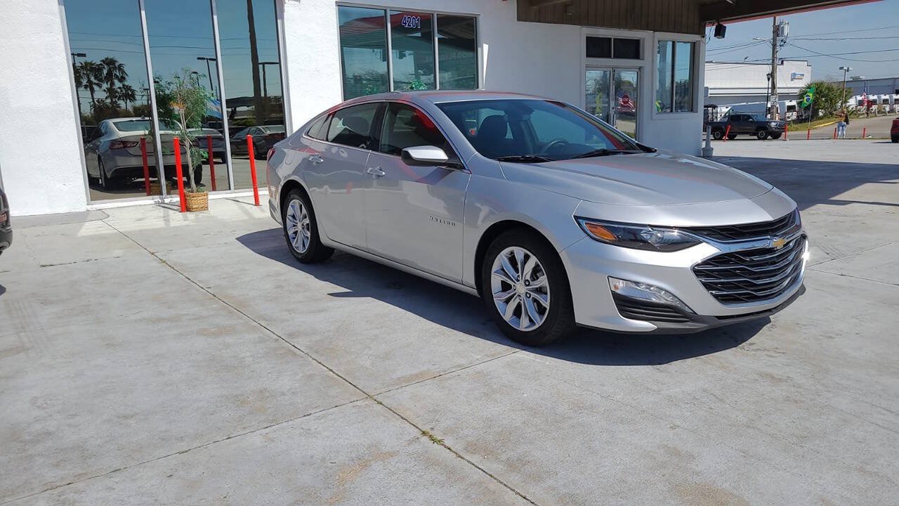 Used 2019 Chevrolet Malibu LT FWD image 2