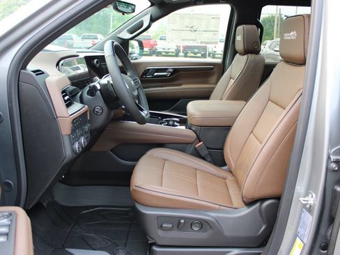 New 2026 Chevrolet Tahoe High Country AWD/4WD image 15
