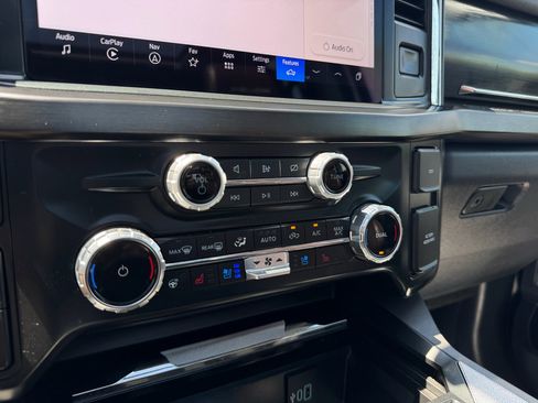 Used 2023 Ford F250 Lariat w/ Lariat Ultimate Package AWD/4WD image 31