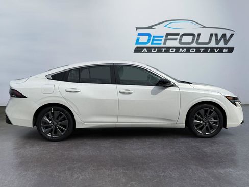 New 2026 Nissan Sentra SL FWD image 2