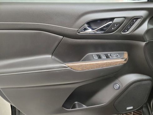 Used 2022 GMC Acadia Denali w/ Denali Ultimate Package image 20