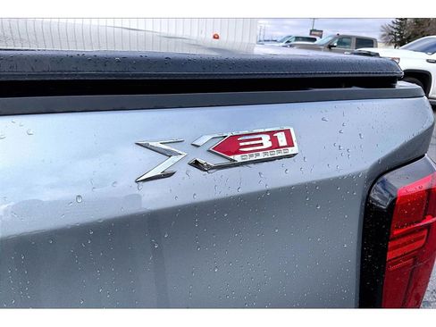 New 2025 GMC Sierra 1500 Elevation image 9