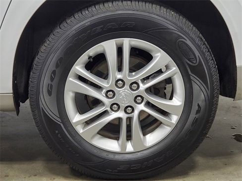 Used 2020 Buick Enclave Essence image 8