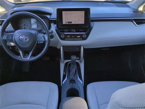 Used 2023 Toyota Corolla Cross LE image 14