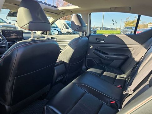 Used 2024 Nissan Altima 2.5 SR w/ SR Premium Package image 31