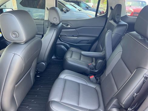 Used 2019 GMC Acadia SLT w/ Black Edition FWD image 8