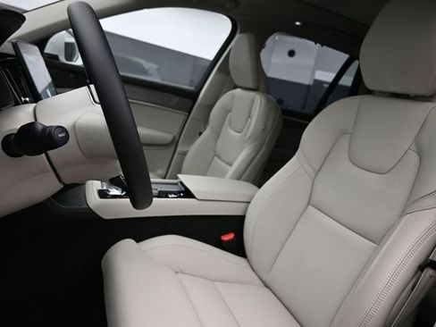 New 2026 Volvo XC90 B6 Ultra w/ Protection Package AWD/4WD image 9