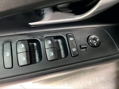Used 2022 Hyundai Elantra SEL w/ Convenience Package FWD image 38
