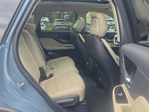 Used 2025 Lincoln Corsair Reserve w/ Equipment Group 202A image 10