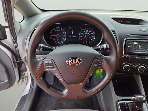 Used 2018 Kia Forte LX w/ LX Rear Camera Package image 21