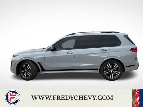 Used 2025 BMW X7 M60i AWD/4WD image 38