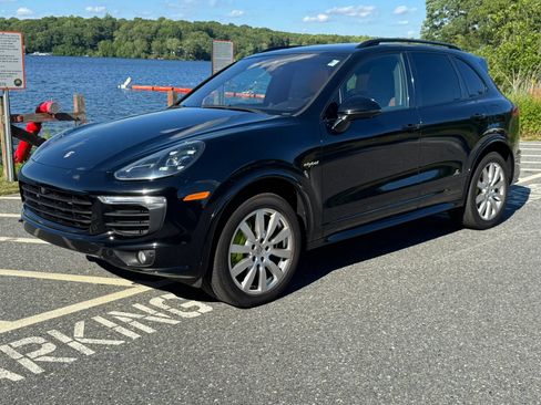 Used 2016 Porsche Cayenne S AWD/4WD image 1