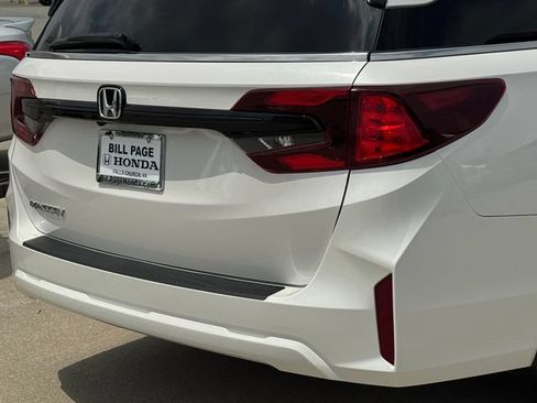 Certified 2026 Honda Odyssey EX-L image 8