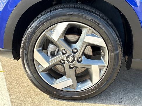 Used 2025 Hyundai Venue SEL FWD image 29