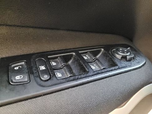 Used 2021 Jeep Renegade Latitude FWD image 27