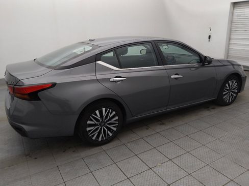 Used 2024 Nissan Altima 2.5 SV image 10