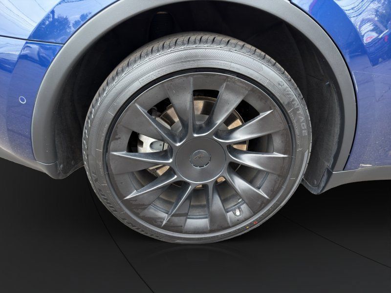 Used 2022 Tesla Model Y Long Range AWD/4WD image 23