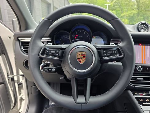 New 2026 Porsche Macan AWD/4WD image 25