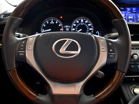 Used 2014 Lexus ES 350 w/ Luxury Package FWD image 17