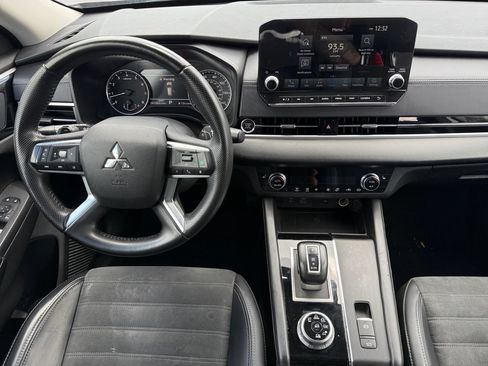 Used 2024 Mitsubishi Outlander SE AWD/4WD image 10
