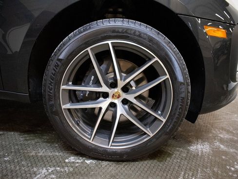 New 2026 Porsche Macan image 16