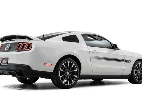 Used 2013 Ford Mustang GT Premium RWD image 4