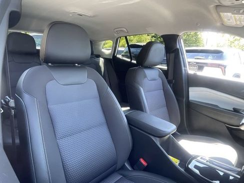 Used 2024 Chevrolet Trax LT w/ Driver Confidence Package FWD image 24
