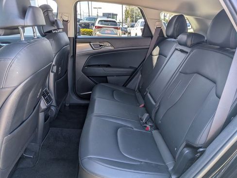 Used 2023 Kia Sportage EX image 19