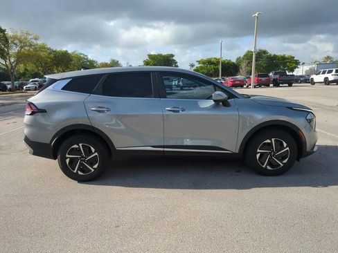 Used 2023 Kia Sportage LX AWD/4WD image 5