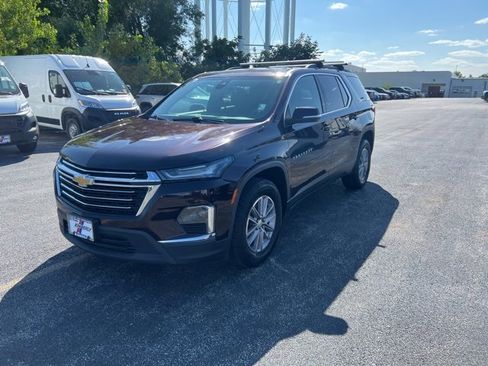 Used 2022 Chevrolet Traverse LT image 1