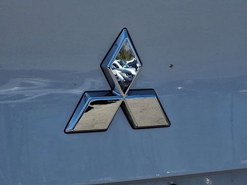 Used 2025 Mitsubishi Outlander SE AWD/4WD image 32
