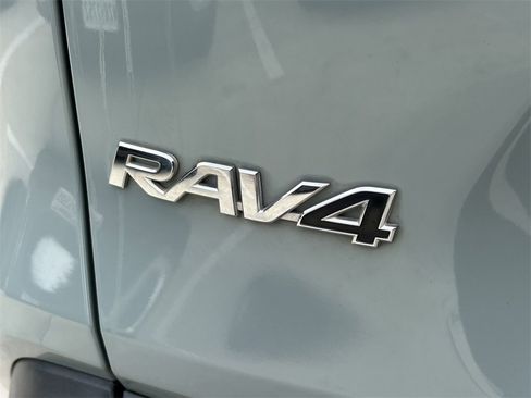 Used 2021 Toyota RAV4 XLE image 12
