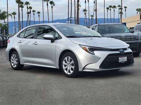 Used 2025 Toyota Corolla LE image 27