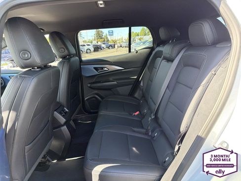 Used 2025 Chevrolet Equinox EV LT w/ LPO, Blackout Package AWD/4WD image 11