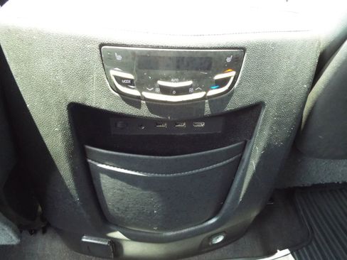 Used 2017 Cadillac Escalade Premium Luxury w/ LPO, Radiant Package image 33