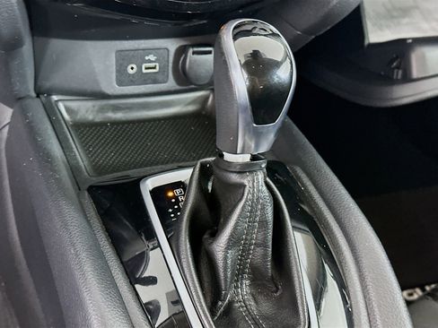 Used 2020 Nissan Rogue SV image 24