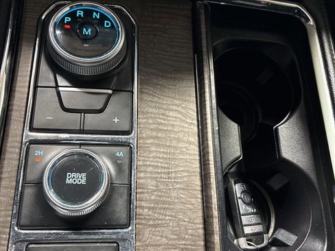 Used 2019 Ford Expedition Max Limited image 9