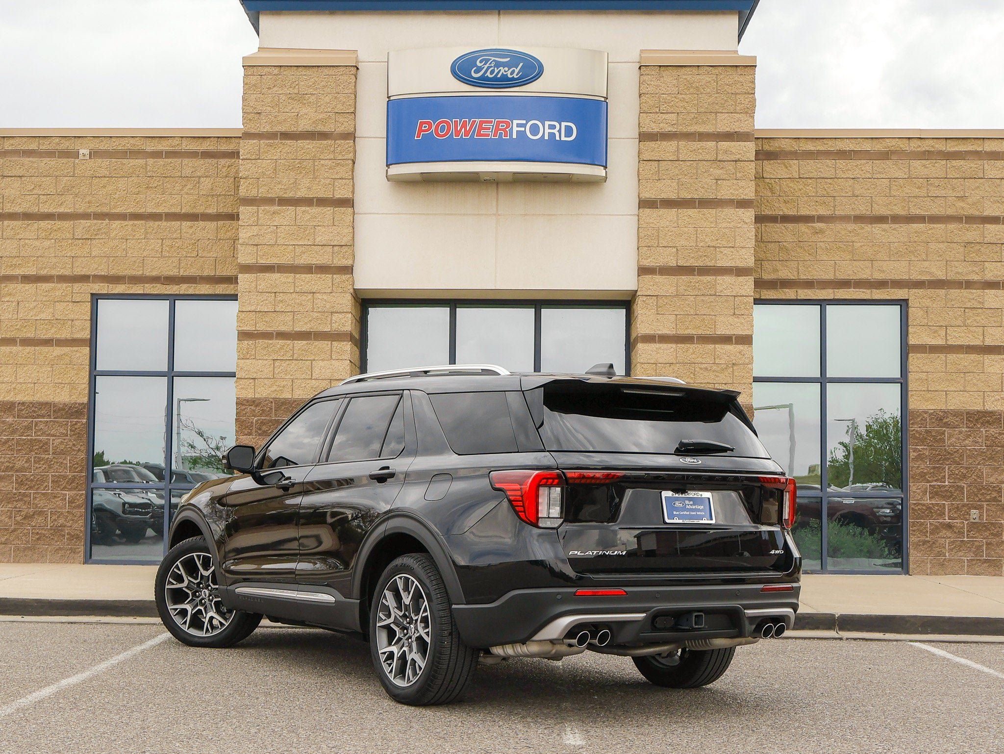 Certified 2025 Ford Explorer Platinum w/ Ultimate Package AWD/4WD image 8