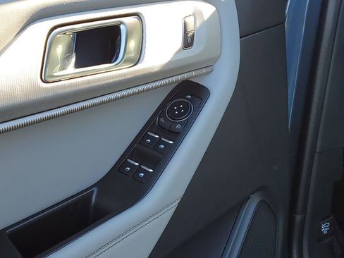 New 2026 Ford Explorer Active w/ Active Comfort Package image 8