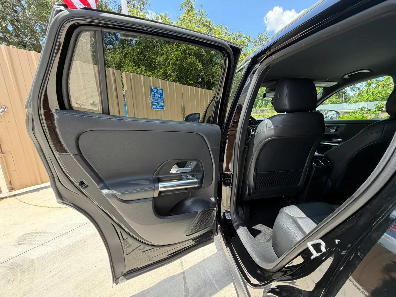Used 2021 Mercedes-Benz GLA 250 w/ Premium Package image 36
