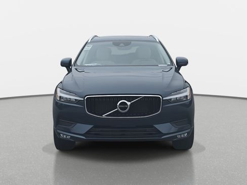 Used 2021 Volvo XC60 T5 Momentum w/ Premium Package image 2