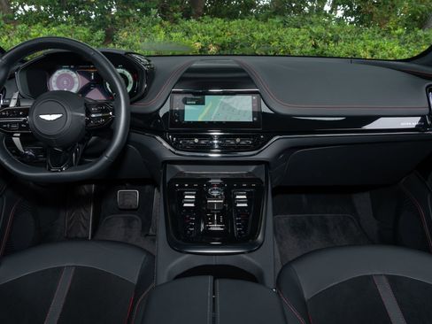 Used 2025 Aston Martin DBX 707 AWD/4WD image 19
