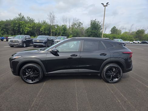 Used 2025 Chevrolet Trax ACTIV w/ Sunroof Package FWD image 9