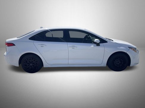 Used 2020 Toyota Corolla LE image 4